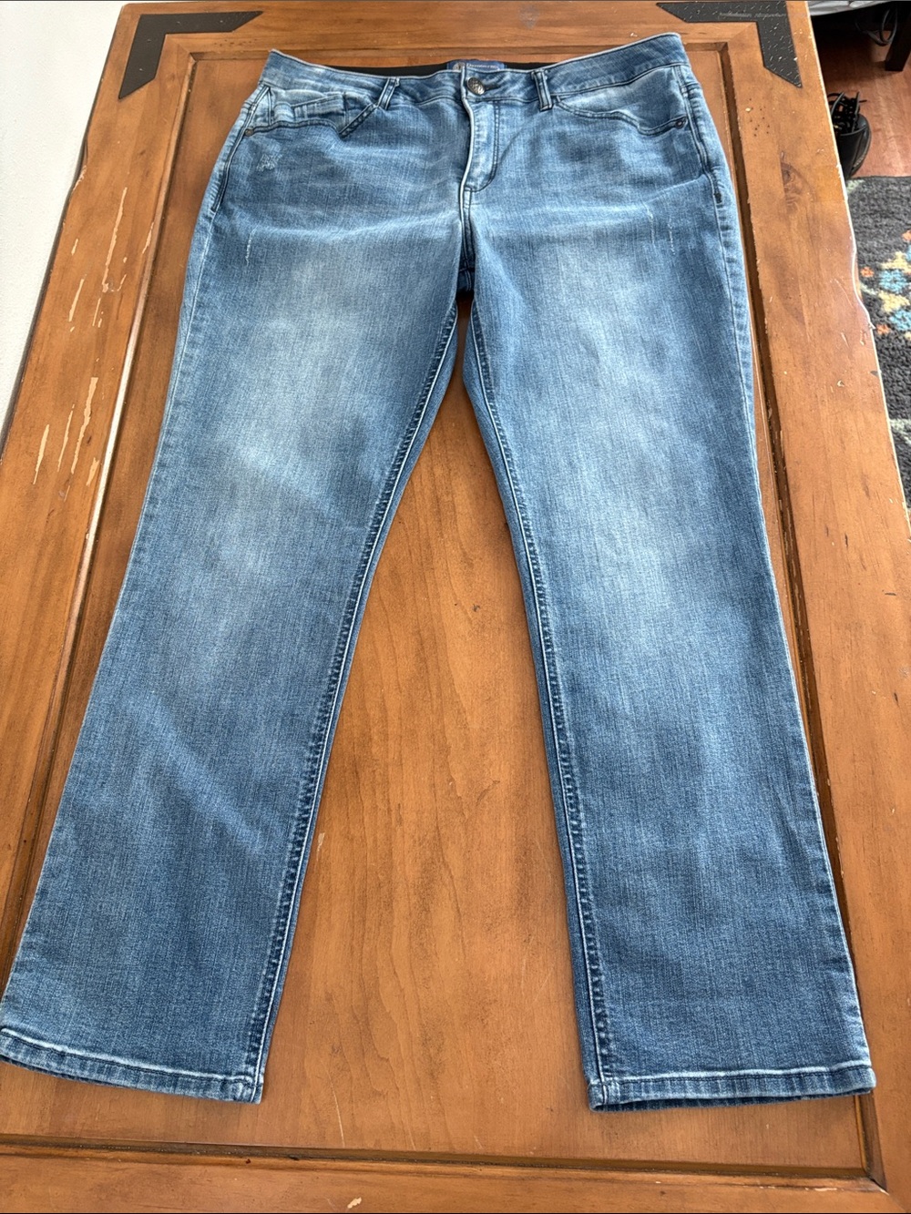 Democracy AbSolution Straight-Leg Women's Jeans in Light Blue Wash Size 14